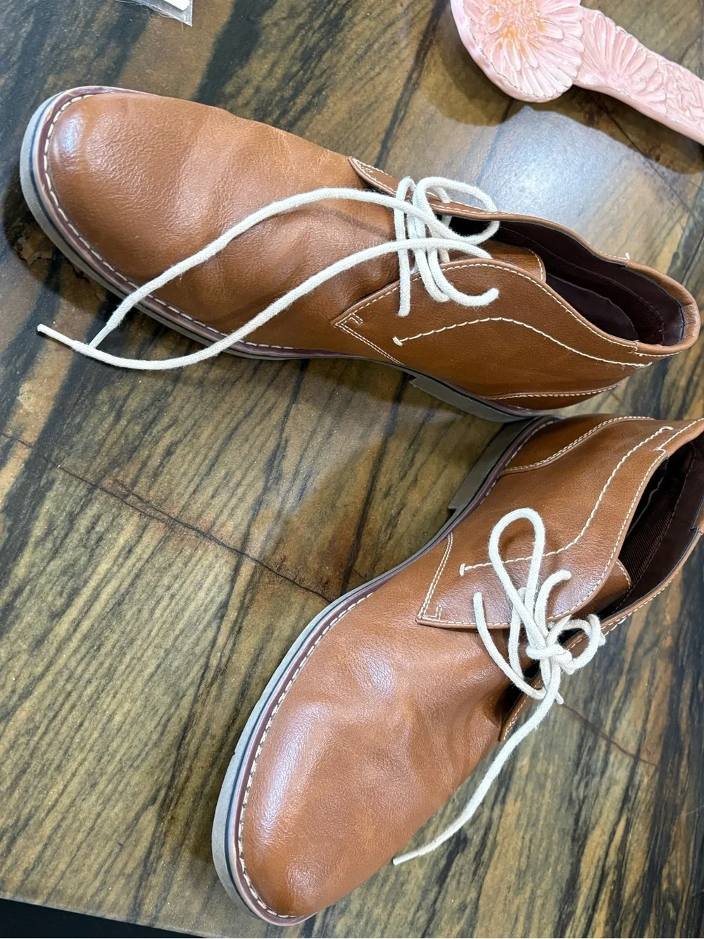 Sonoma Tan Leather Chukka Boots with White Laces